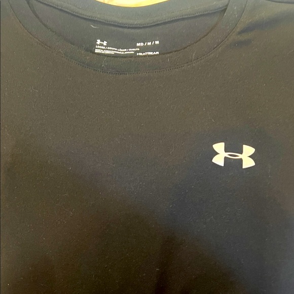 Under Armour Ladies Black Tee with White Logo size medium short sleeve - Picture 1 of 5